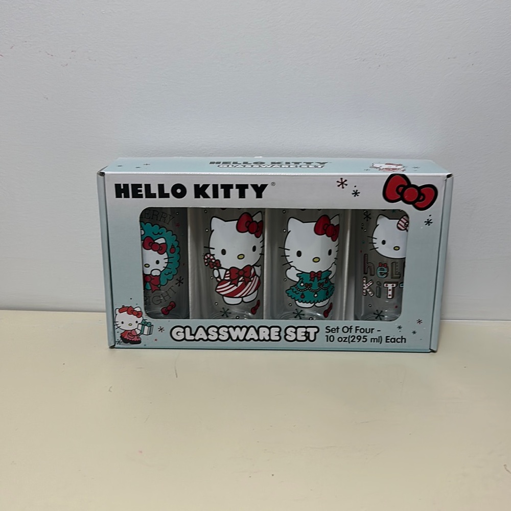 Christmas hello Kitty glassware set of 4
